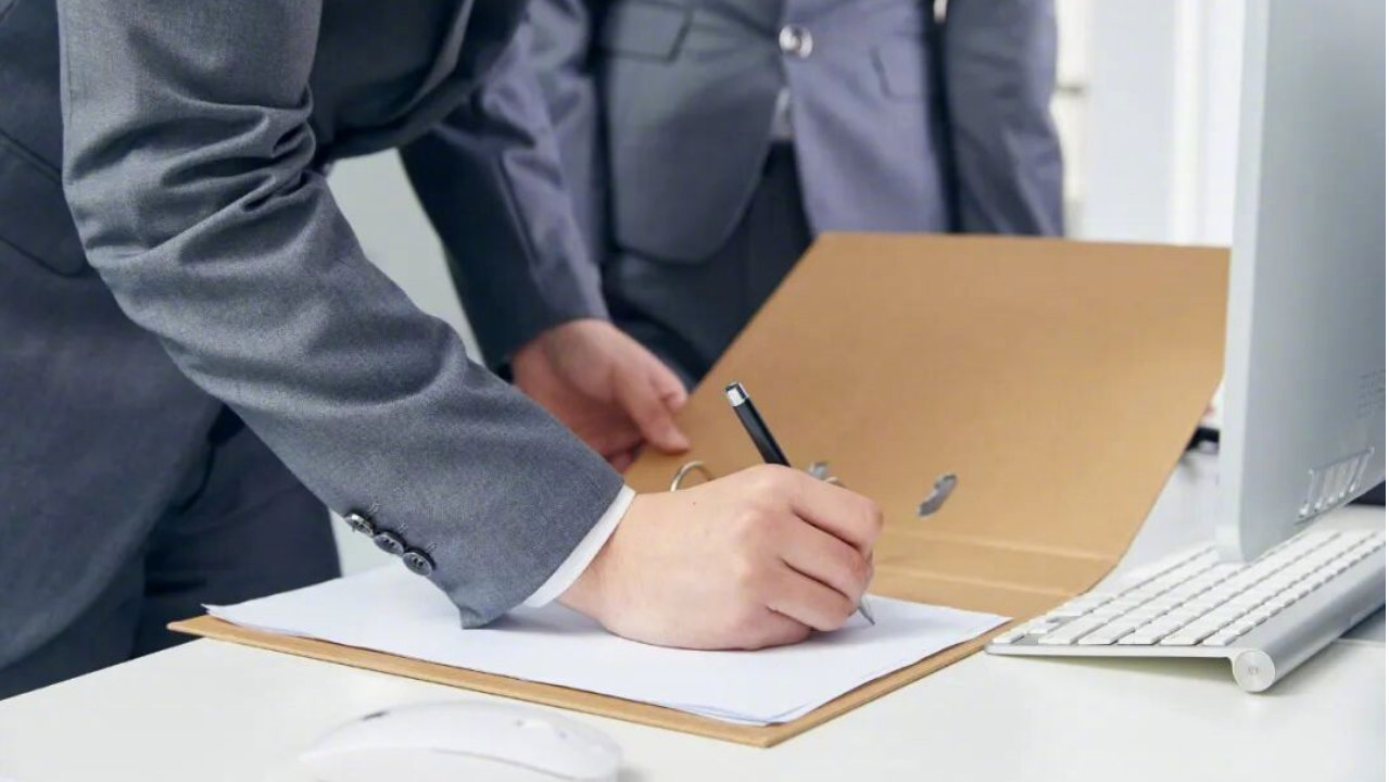 һֱ�ܲ����ͻȻ������������������Ϊ��ת��̬�ȣ��������ŵ��